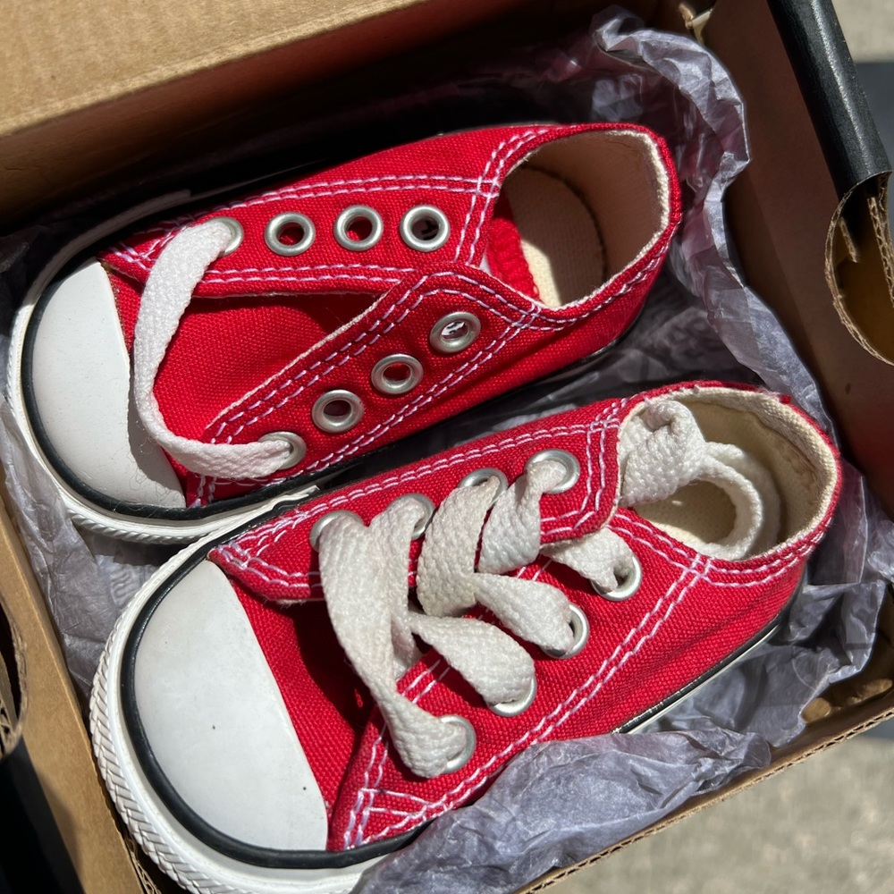BRAND NEW INFANT CONVERSE